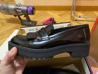 Mocasín charol negro