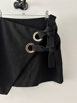 Falda cruzada ZARA negra