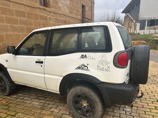 Nissan Terrano II 2000