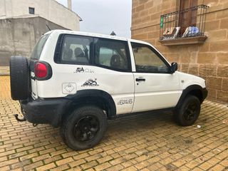 Nissan Terrano II 2000