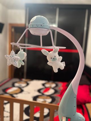 Móvil musical para cuna de bebé