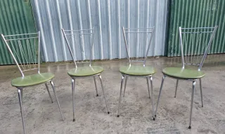 Juego de 4 sillas metálicas verdes