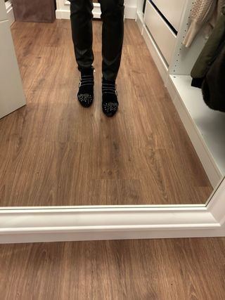 Botines negros con tachuelas