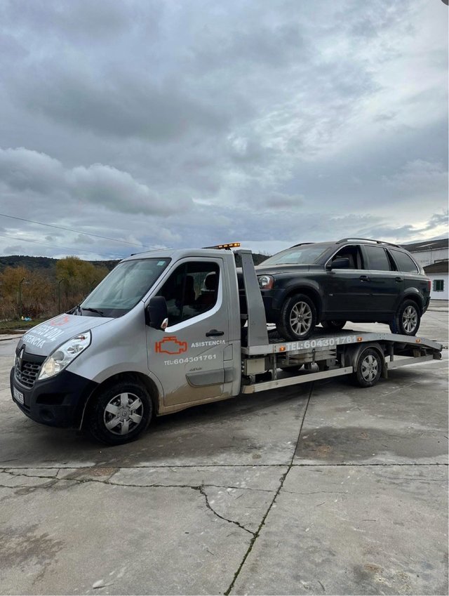 Renault Master 2017 grua porta vehiculos