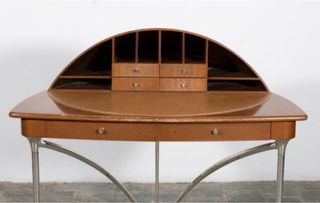 Escritorio posmoderno 80s