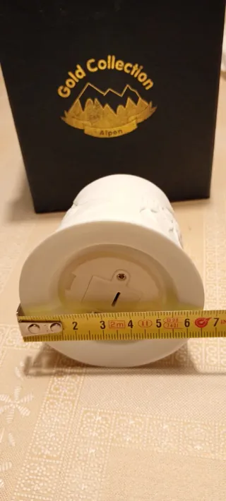 Campana natalizia in porcellana illuminata