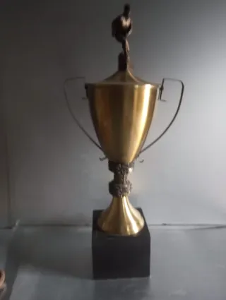 Trofeo antiguo fútbol 73x32 cm