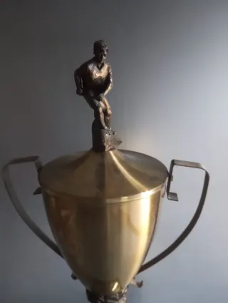 Trofeo antiguo fútbol 73x32 cm