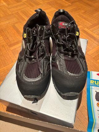 Zapatos de trabajo Cofra negros