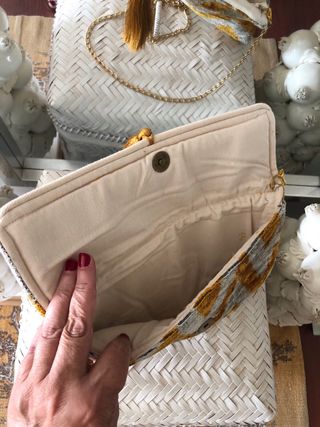 Bolso de terciopelo y seda con flecos