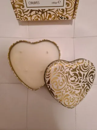 Candela profumata a cuore oro e bianco