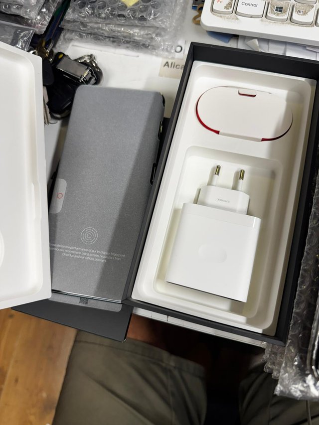 OnePlus 11 5G Negro 128gb + 8+4gb - Oportunidad