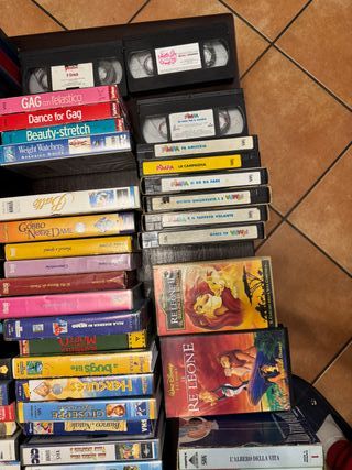 Lotto 78 Videocassette VHS Disney e Altri