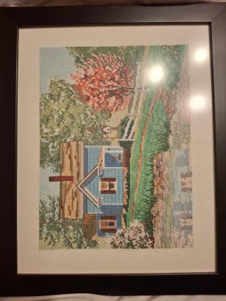 Cuadro punto de cruz casa azul