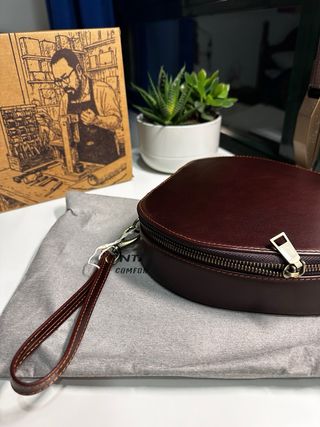 Custodia in pelle per AirPods Max marrone