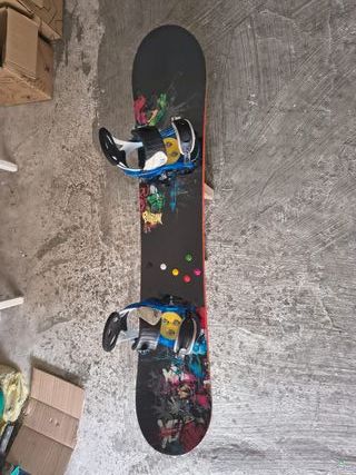 Burton Blunt 151 Snowboard + Attacchi Freestyle M