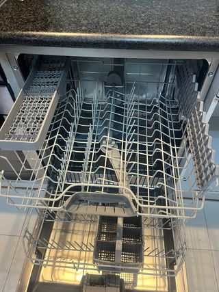 Lavavajillas Bosch SilencePlus Recogida en mano.