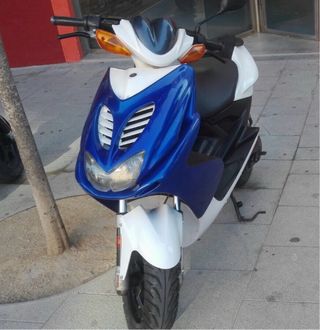 Yamaha Aerox 49cc Azul y Blanco