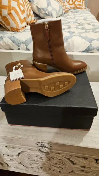 Botines Tommy Hilfiger Marrones Nuevos