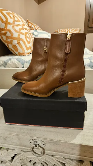 Botines Tommy Hilfiger Marrones Nuevos