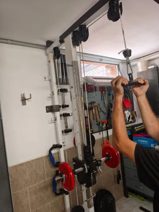 Máquina de gimnasio multifunción