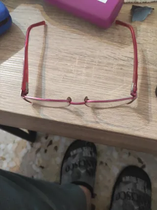 Estuche y  gafas Afflelou azul