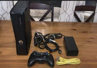 Xbox 360 Negra + 1 Mandos