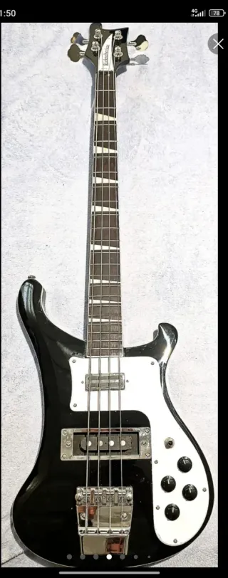 Bajo Rickenbacker 4003 Réplica+ 2 amplificadore