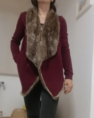 Chaqueta Hollister con cuello de pelo Talla XS