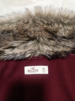 Chaqueta Hollister con cuello de pelo Talla XS