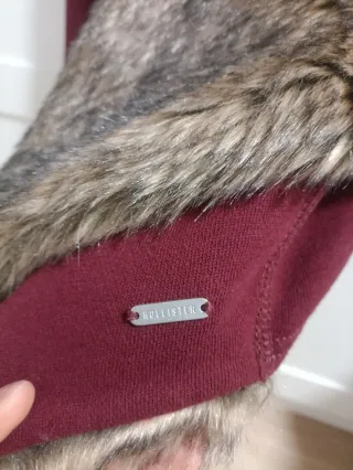 Chaqueta Hollister con cuello de pelo Talla XS