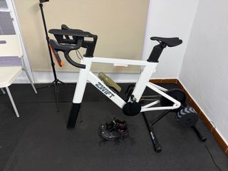 Bicicleta Estática Zwift + Kickr Core