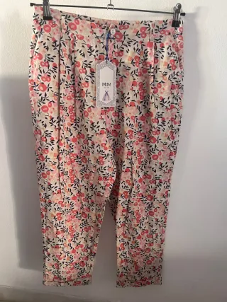 Pantalón bombacho estampado floral talla L