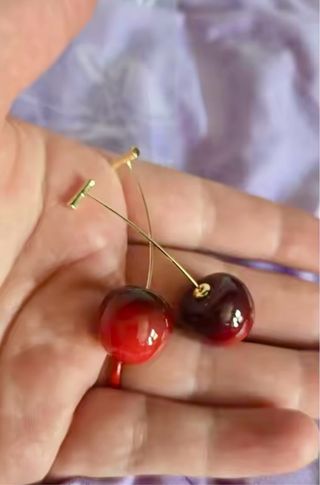 Pendientes Cereza Dorados y Rojos/a estrenar