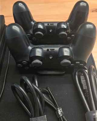 Controller PS4 Pro da 1 TB + ESP32 + 2