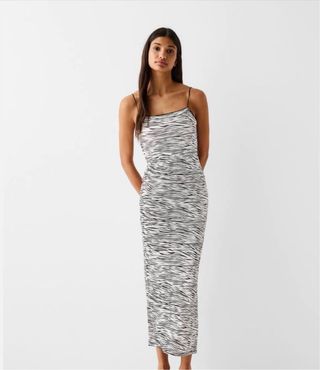 Vestido Bershka estampado cebra largo