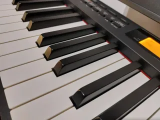 Piano Casio CDP-S350, banqueta, mueble, mochila