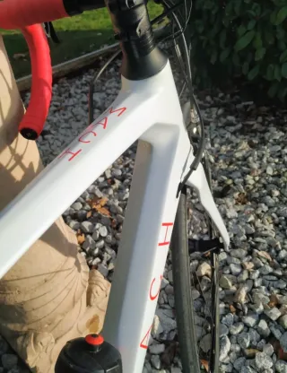 B'Twin Mach 720 Talla L Shimano 105