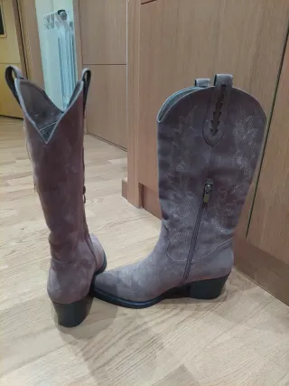 Botas cowboy grises nuevas