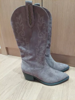 Botas cowboy grises nuevas