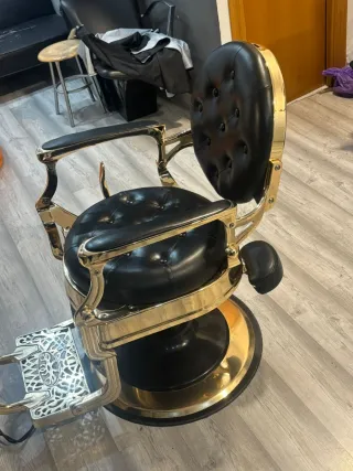 Silla de Barbero Negra y Dorada