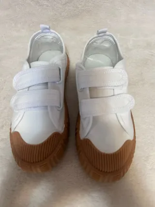 Zapatos blancos niña velcro suela marrón talla 33
