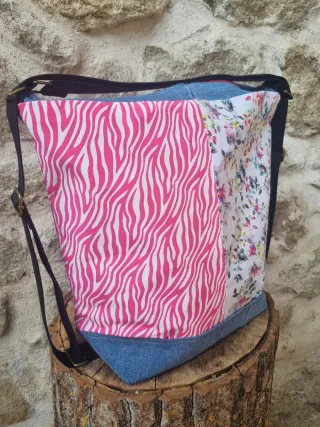 Bolso/Mochila Cebra y Flores Rosa