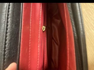 Bolso negro acolchado cadena dorada