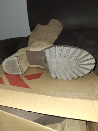 Botas beige de tacón