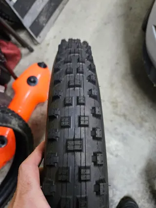 Cubierta Maxxis Shorty 27.5