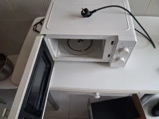 Microondas Taurus Compacto 700W