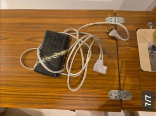 Máquina de coser Alfa c/ mueble con motor y manual