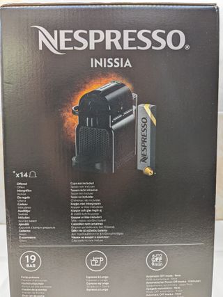 Cafetera Nespresso Inissia Negra + Regalo