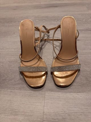 ASOS Sandalias Doradas Talla 39.5 con Pedrería